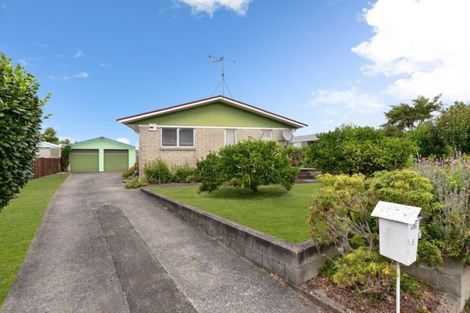 Photo of property in 5 Lindsay Crescent, Nawton, Hamilton, 3200