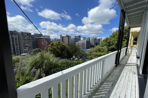 Photo of property in 16a Clifton Terrace, Kelburn, Wellington, 6012