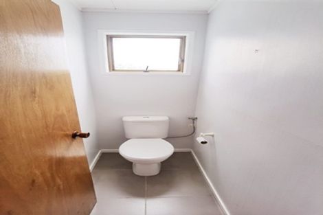 Photo of property in 19 Highland Park Drive, Highland Park, Auckland, 2010