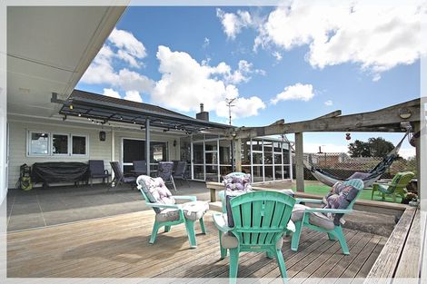 Photo of property in 54 Kawiu Road, Levin, 5510