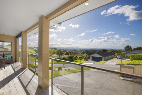 Photo of property in 1 Holcombrooke Lane, Welcome Bay, Tauranga, 3175