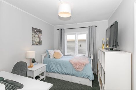 Photo of property in 15 Sandwich Road, St Andrews, Hamilton, 3200