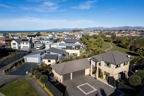 Photo of property in 15 Sandalwood Place, Waimairi Beach, Christchurch, 8083