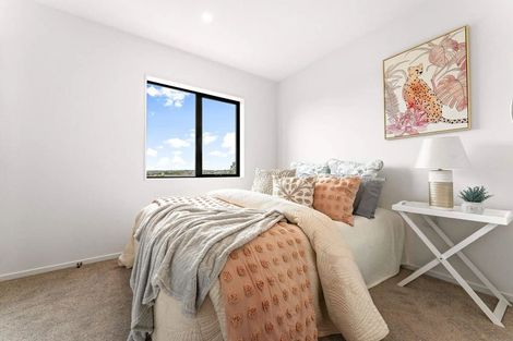 Photo of property in 12/3226 Great North Road, New Lynn, Auckland, 0600