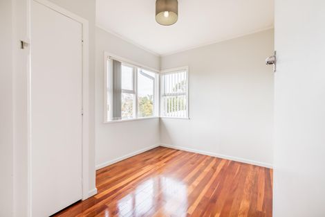 Photo of property in 20 Sylvan Crescent, Te Atatu South, Auckland, 0610