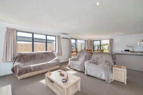 Photo of property in 13 Mcgowan Rise, Tuakau, 2121