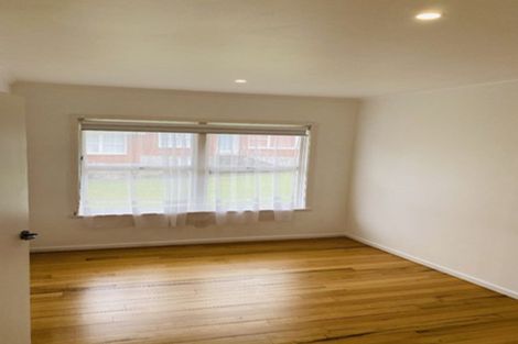 Photo of property in 2/12 Raines Avenue, Forrest Hill, Auckland, 0620