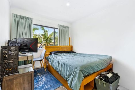 Photo of property in 12 Roy Maloney Drive, Henderson, Auckland, 0612