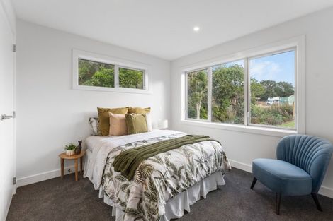 Photo of property in 7 Pihoihoi Close, Waikanae, 5036