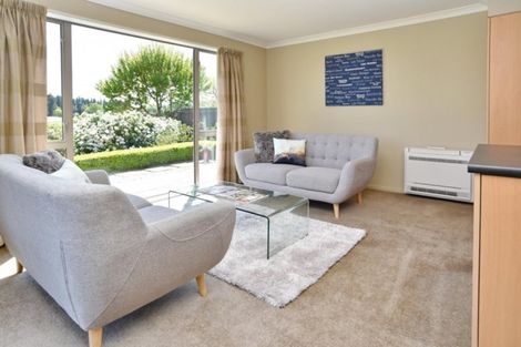 Photo of property in 142 Lake Terrace Road, Burwood, Christchurch, 8061