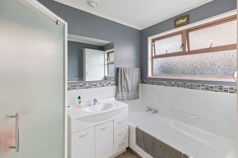 Photo of property in 30 John F Kennedy Drive, Milson, Palmerston North, 4414