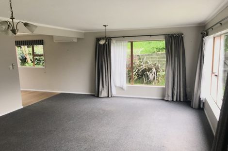 Photo of property in 89 Churton Drive, Churton Park, Wellington, 6037