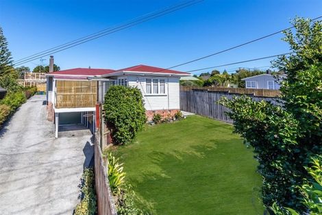 Photo of property in 65 Mcleod Road, Te Atatu South, Auckland, 0610