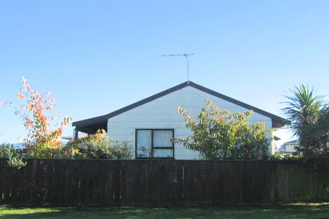 Photo of property in 8 Linwood Drive, Paraparaumu, 5032