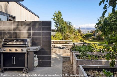 Photo of property in 4 Takahe Lane, Wanaka, 9305