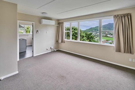 Photo of property in 42 Victory Avenue, Karori, Wellington, 6012