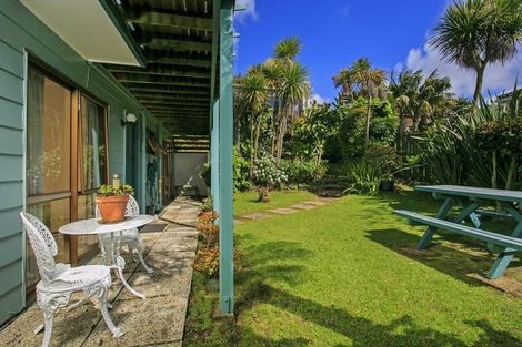 Photo of property in 2/39 Parr Terrace, Castor Bay, Auckland, 0620