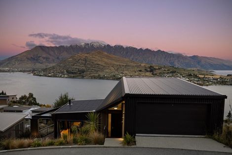 Photo of property in 5 Lancewood Lane, Queenstown, 9300