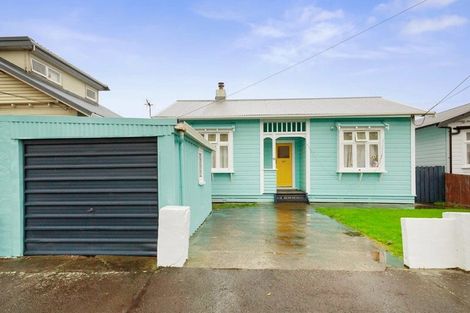 Photo of property in 37 Plunket Avenue, Petone, Lower Hutt, 5012
