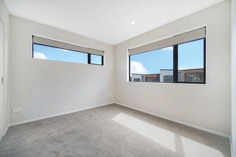 Photo of property in 2 Don Oliver Lane, Glen Eden, 0602