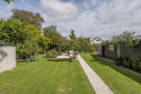 Photo of property in 35 Stapletons Road, Richmond, Christchurch, 8013