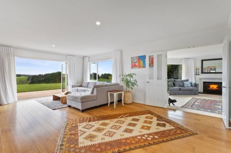 Photo of property in 135a Hutchinson Road, Helensville, 0875