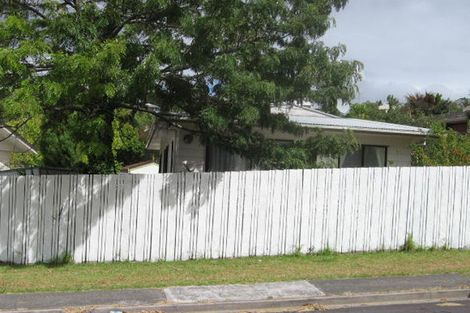 Photo of property in 2/2 Tacitus Place, Totara Vale, Auckland, 0629