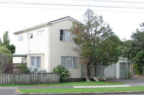 Photo of property in 69a Flanshaw Road, Te Atatu South, Auckland, 0610
