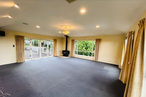 Photo of property in 10 Michael Bosher Way, Flat Bush, Auckland, 2019
