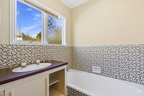 Photo of property in 1/302 Glenfield Road, Glenfield, Auckland, 0629