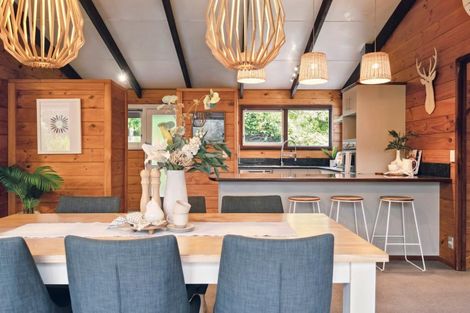 Photo of property in 44 Grand Vue Road, Kawaha Point, Rotorua, 3010