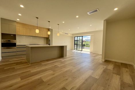 Photo of property in 128 Vintry Drive, Kumeu, 0810