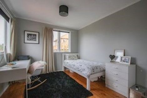 Photo of property in 19 Old Lake Road, Narrow Neck, Auckland, 0624