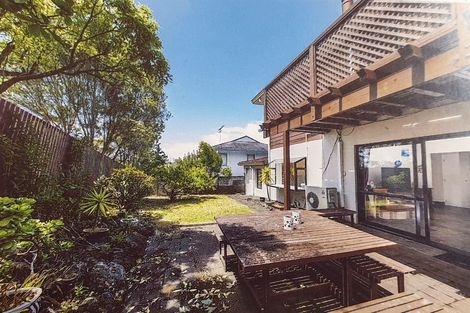 Photo of property in 64a Oakdale Road, Mount Roskill, Auckland, 1041