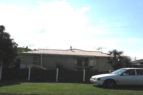 Photo of property in 8 Hood Street, Castlecliff, Whanganui, 4501