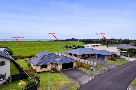 Photo of property in 13 Dolphin Parade, Bell Block, New Plymouth, 4312