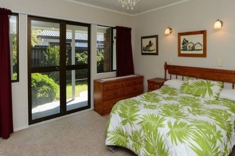 Photo of property in 41 Whiting Crescent, Greenmeadows, Napier, 4112