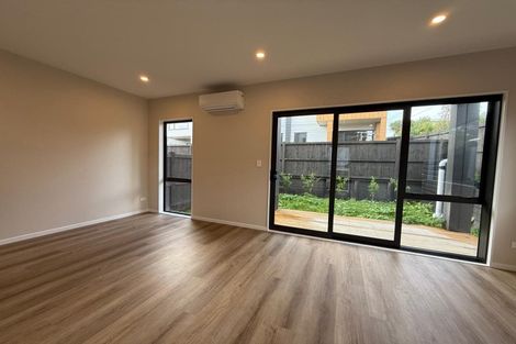 Photo of property in 16 Don Oliver Lane, Glen Eden, 0602