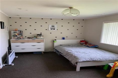 Photo of property in 1 Cedar Heights Avenue, Massey, Auckland, 0614