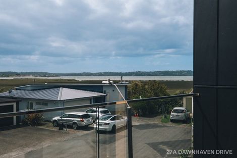 Photo of property in 27a Dawnhaven Drive, Te Atatu Peninsula, Auckland, 0610