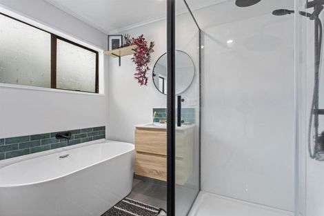 Photo of property in 15 Kauri Street, Edgecumbe, 3120