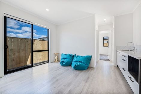 Photo of property in 11 Bunbeg Crescent, Flat Bush, Auckland, 2019