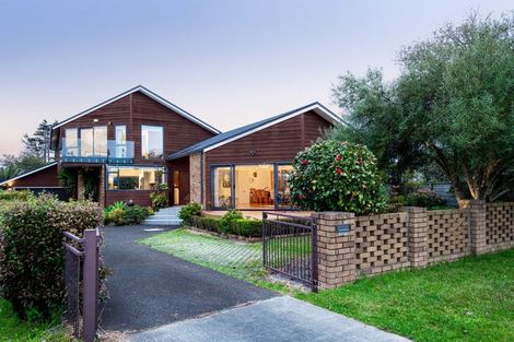 Photo of property in 10 Kowhai Road, Campbells Bay, Auckland, 0630