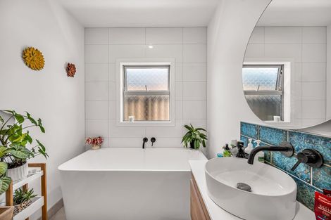 Photo of property in 47 Pelorus Avenue, Poraiti, Napier, 4112