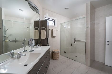 Photo of property in 27 Pukenamu Road, Rainbow Point, Taupo, 3330