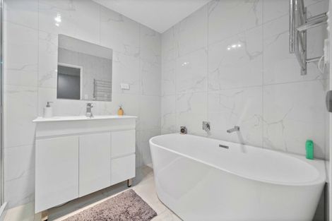 Photo of property in 11b Kimdale Place, Totara Heights, Auckland, 2105