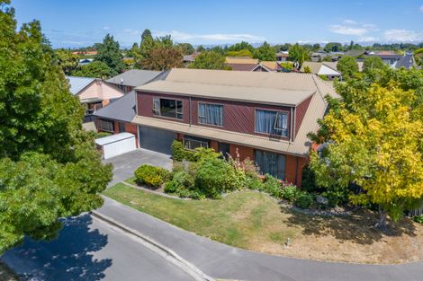 Photo of property in 10 Pyatt Place, Redwood, Christchurch, 8051