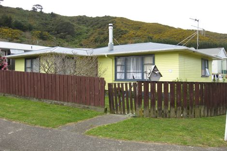 Photo of property in 21 Parenga Street, Wainuiomata, Lower Hutt, 5014