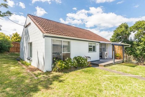 Photo of property in 1/106 West Coast Road, Glen Eden, Auckland, 0602