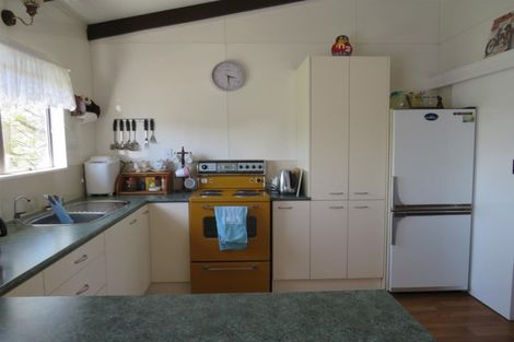 Photo of property in 28 Ngatoto Road, Tinopai, Matakohe, 0593